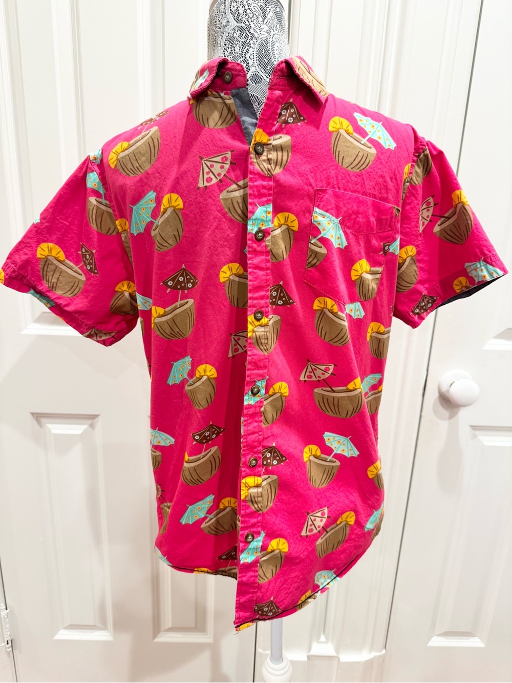 Men’s Hawaiian Short-Sleeve Button-Down Shirt w/Tropical Print Sz M